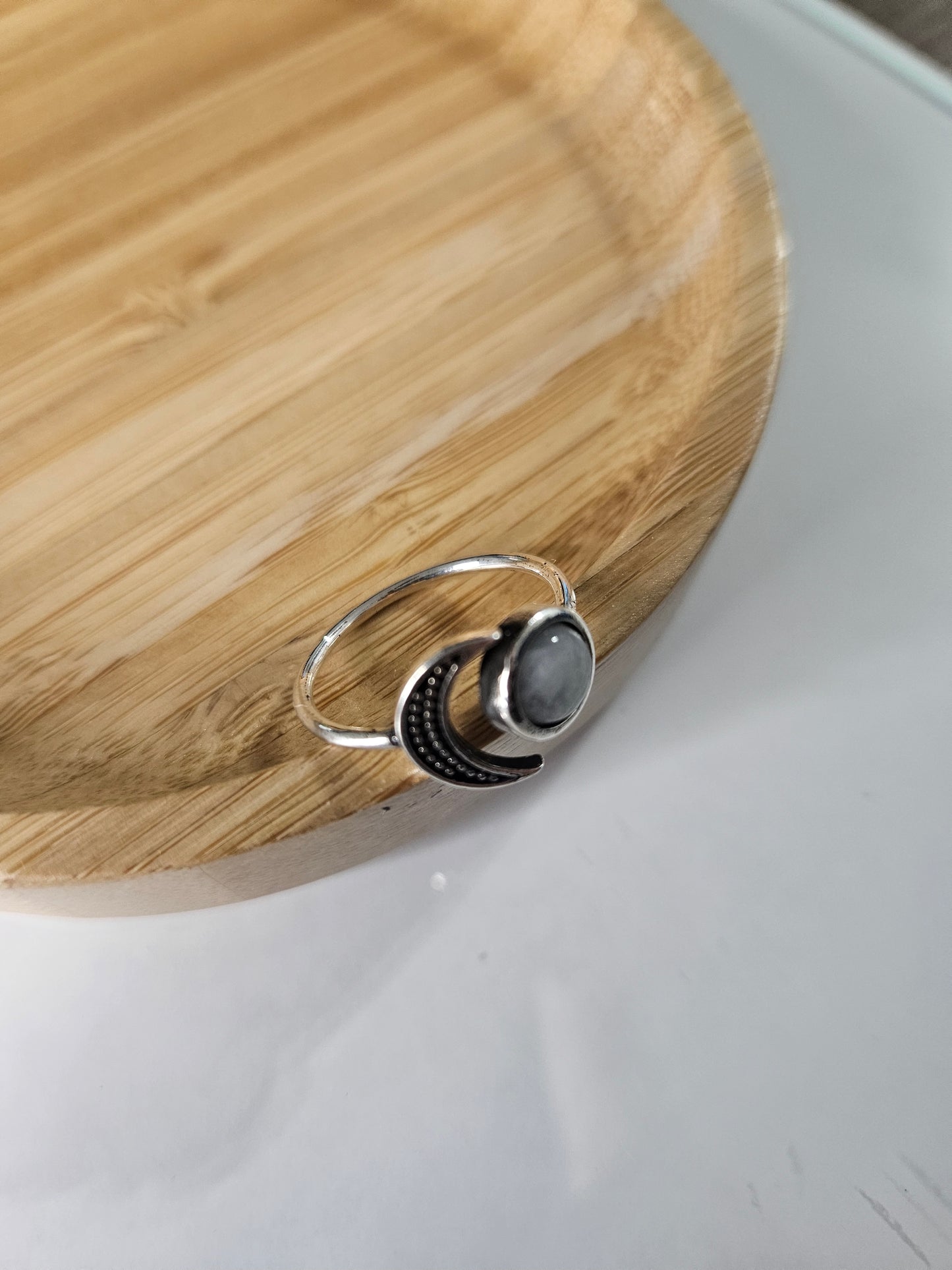 Anillo Luna con Piedra Luna ajustable en Plata de Ley