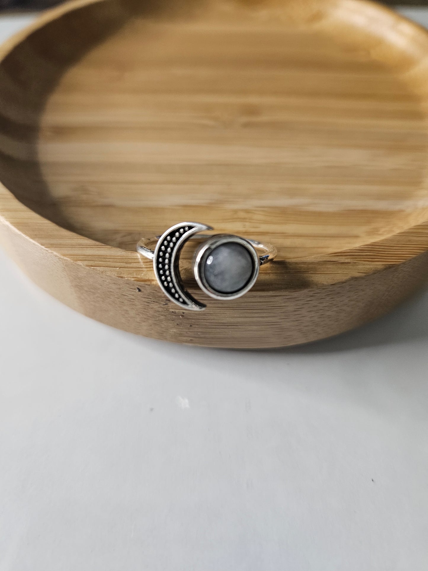 Anillo Luna con Piedra Luna ajustable en Plata de Ley