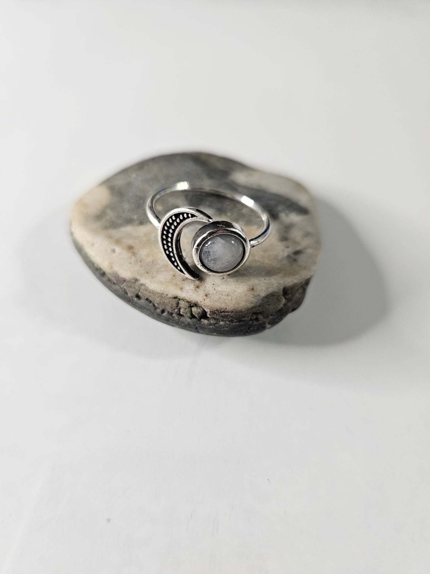 Anillo Luna con Piedra Luna ajustable en Plata de Ley