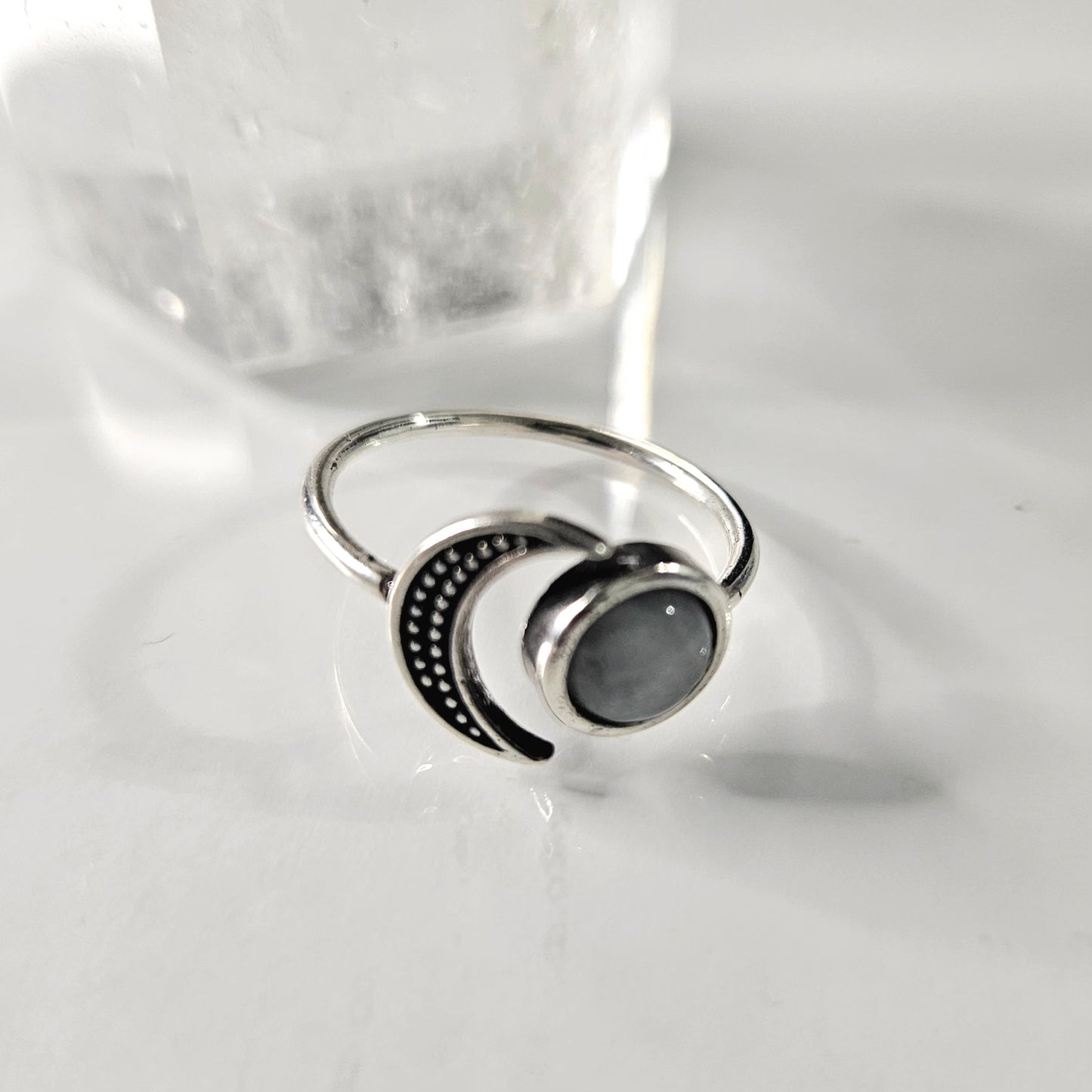 Anillo Luna con Piedra Luna ajustable en Plata de Ley