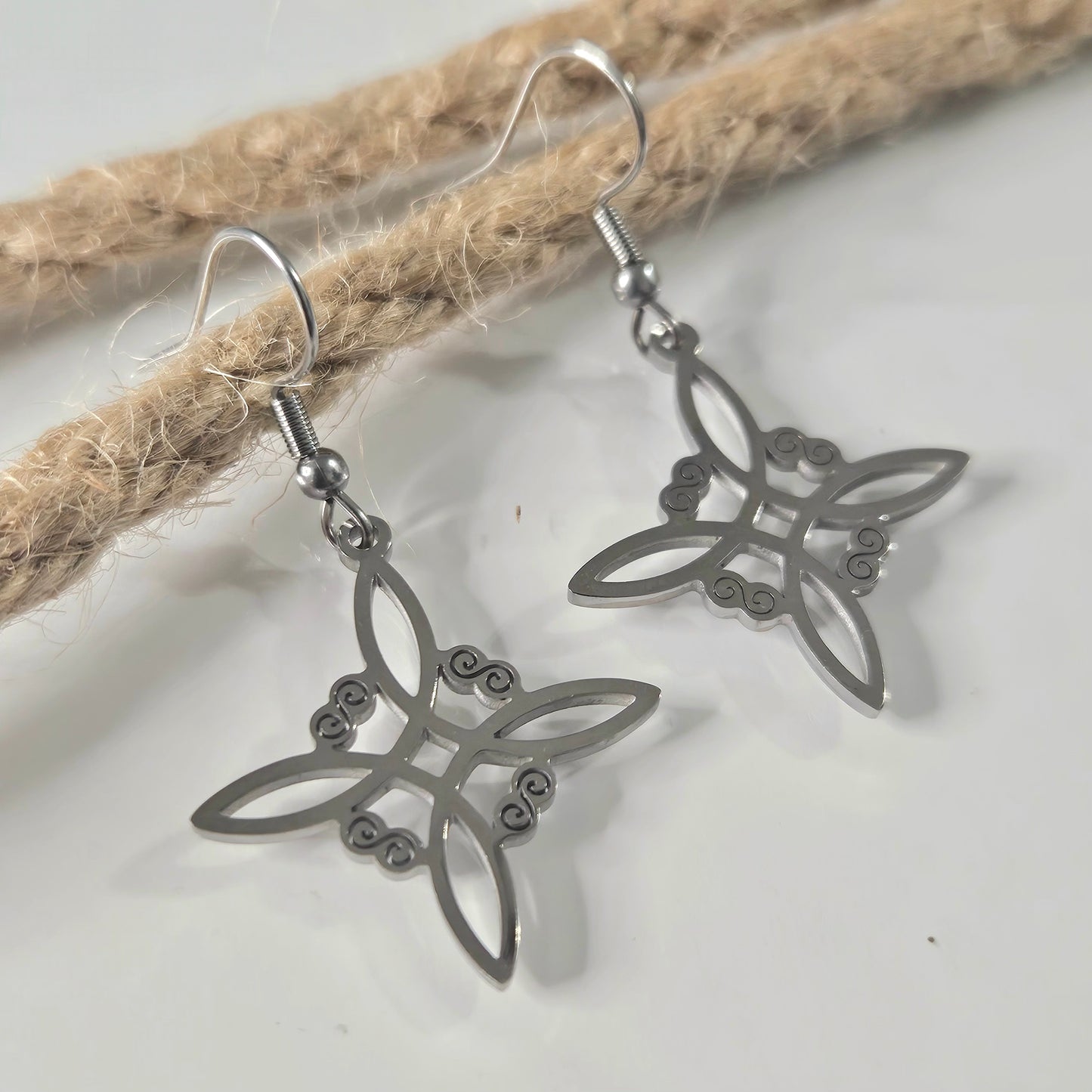 Pendientes Nudo de Bruja en acero inoxidable